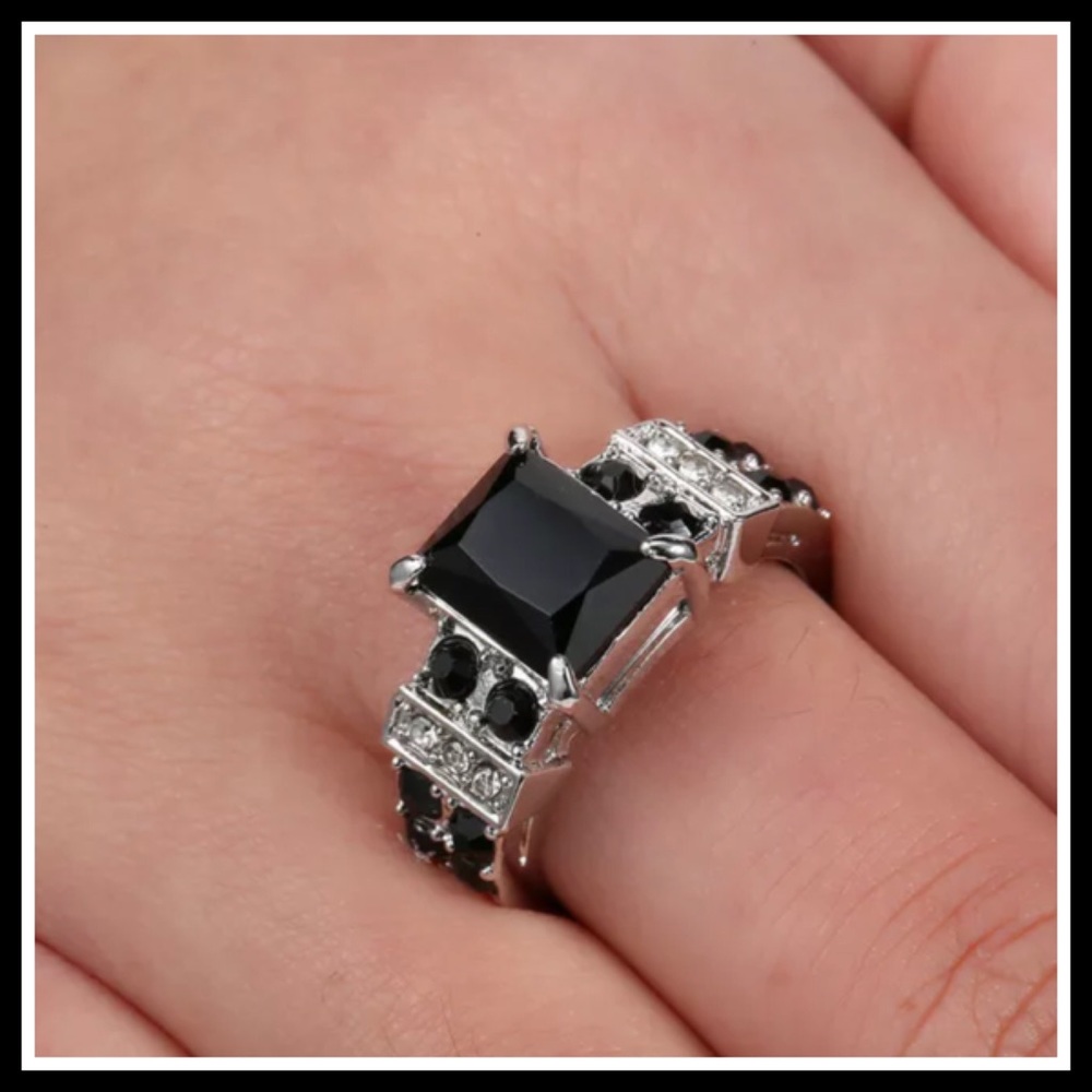 Beautiful Black Topaz and Simulated Diamond Ring - Picture 2 of 2